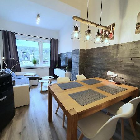 Moderne Wohlfuehloase Zentral In Seenaehe - Pillow Menu, 2 Stk 55" Smart Tvs, Netflix, Disneyplus Uvm Wetter  Bagian luar foto
