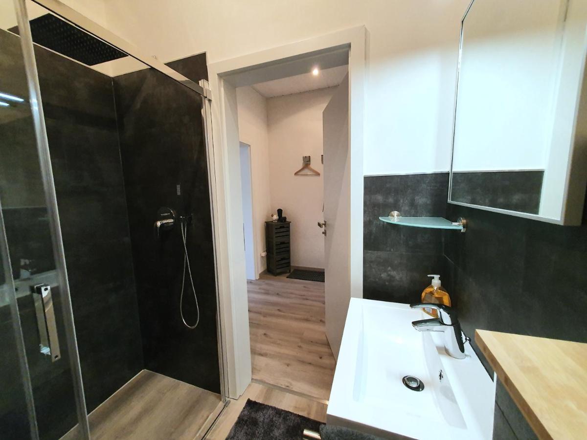 Moderne Wohlfuehloase Zentral In Seenaehe - Pillow Menu, 2 Stk 55" Smart Tvs, Netflix, Disneyplus Uvm Wetter  Bagian luar foto
